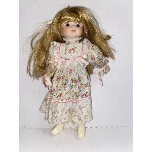 Heritage Porcelain Doll Musical Floral Dress Victorian 16" Collector Crimp Hair